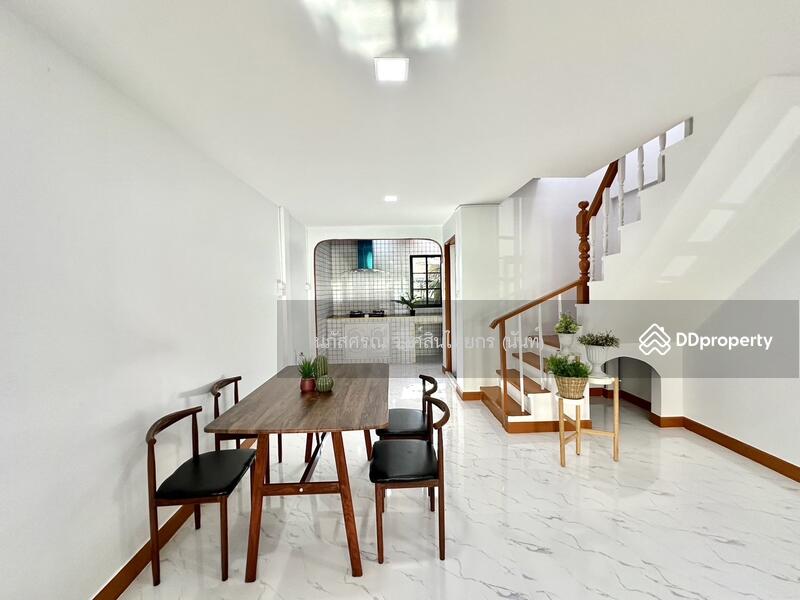 For Sale - ทาวน์เฮ้าส์ 2ชั้น ตกแต่งรีโนเวทใหม่ ถนนเมน หมู่บ้าน กรุงทอง สายไหม 33 เขตสายไหม ทำเลดี แถมเฟอร์ฯ, Bangkok