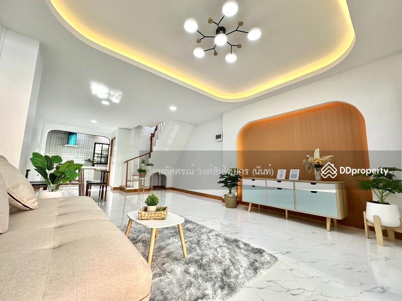 For Sale - ทาวน์เฮ้าส์ 2ชั้น ตกแต่งรีโนเวทใหม่ ถนนเมน หมู่บ้าน กรุงทอง สายไหม 33 เขตสายไหม ทำเลดี แถมเฟอร์ฯ, Bangkok