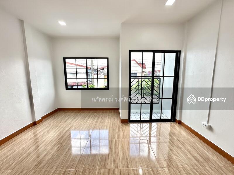 For Sale - ทาวน์เฮ้าส์ 2ชั้น ตกแต่งรีโนเวทใหม่ ถนนเมน หมู่บ้าน กรุงทอง สายไหม 33 เขตสายไหม ทำเลดี แถมเฟอร์ฯ, Bangkok