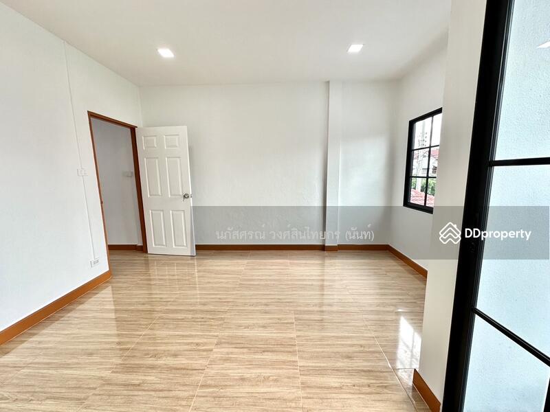 For Sale - ทาวน์เฮ้าส์ 2ชั้น ตกแต่งรีโนเวทใหม่ ถนนเมน หมู่บ้าน กรุงทอง สายไหม 33 เขตสายไหม ทำเลดี แถมเฟอร์ฯ, Bangkok