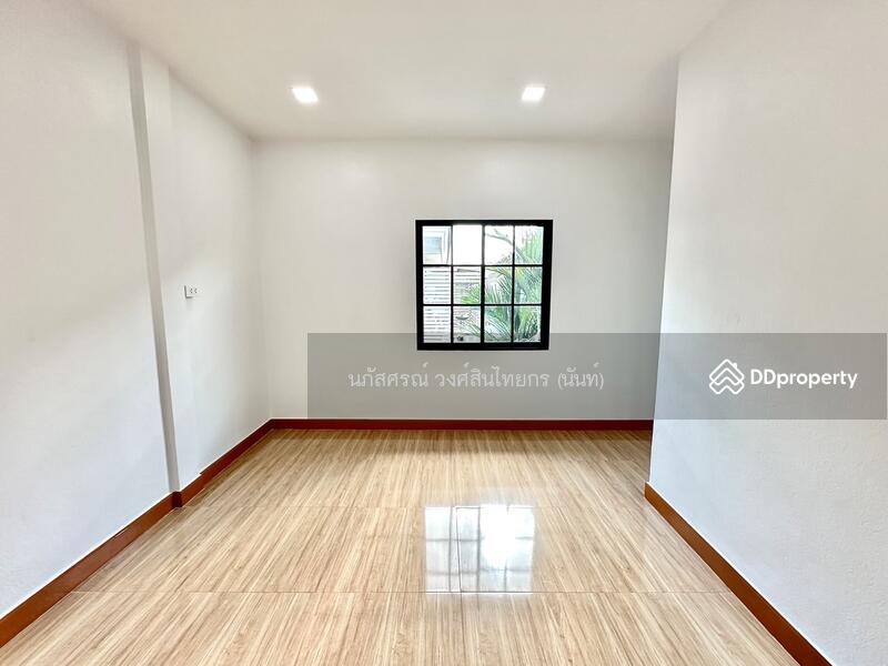 For Sale - ทาวน์เฮ้าส์ 2ชั้น ตกแต่งรีโนเวทใหม่ ถนนเมน หมู่บ้าน กรุงทอง สายไหม 33 เขตสายไหม ทำเลดี แถมเฟอร์ฯ, Bangkok