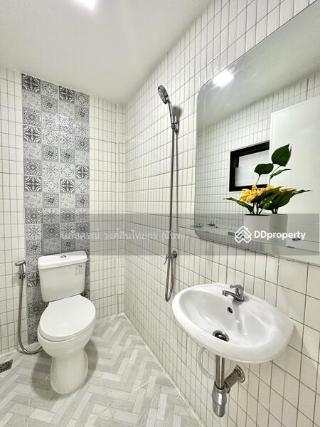 For Sale - ทาวน์เฮ้าส์ 2ชั้น ตกแต่งรีโนเวทใหม่ ถนนเมน หมู่บ้าน กรุงทอง สายไหม 33 เขตสายไหม ทำเลดี แถมเฟอร์ฯ, Bangkok