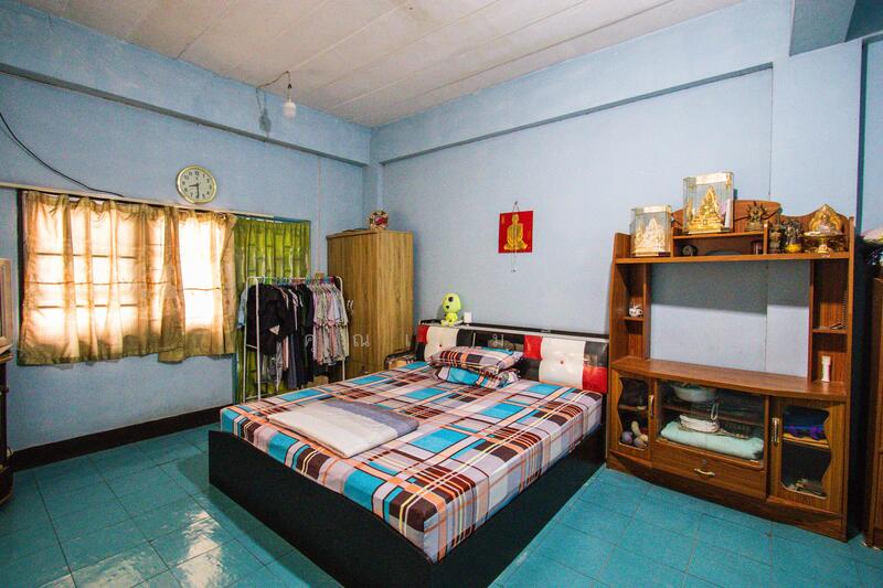 ขายอาคารพาณิชย์ 2 คูหา ติดถนนมิตรภาพ สีคิ้ว นครราชสีมา 3.5 ชั้น ที่ดิน 83.2 ตร.วา, Nakhon Ratchasima, มิตรภาพ, Lat Bua Khao, Sikhiu, Nakhon Ratchasima, , 400 sqm, Shophouse For Sale, by คุณเอ็มมี่, 11503072 - DDproperty.com