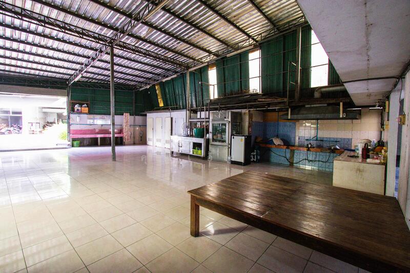 ขายอาคารพาณิชย์ 2 คูหา ติดถนนมิตรภาพ สีคิ้ว นครราชสีมา 3.5 ชั้น ที่ดิน 83.2 ตร.วา, Nakhon Ratchasima, มิตรภาพ, Lat Bua Khao, Sikhiu, Nakhon Ratchasima, , 400 sqm, Shophouse For Sale, by คุณเอ็มมี่, 11503072 - DDproperty.com