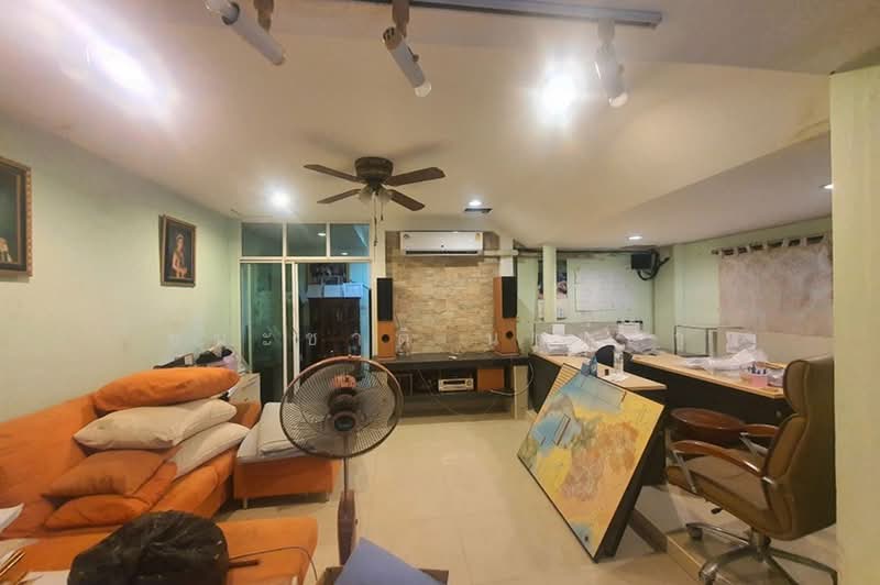 ชุมชนหมู่บ้านคงหิรัญ, กรุงเทพ, รามอินทรา, ท่าแร้ง, บางเขน, กรุงเทพ, 110 ตร.ม., ทาวน์เฮ้าส์ ขาย, โดย ชนะชาติ นนท์ตา, 11503201 - DDproperty.com