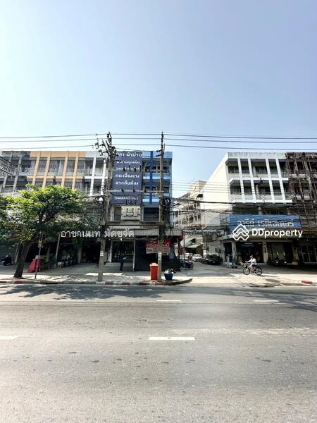 ขาย - 7/20 ตึกแถวอาคารพาณิชย์ 4 ชั้น ติดถนนพหลโยธิน, กรุงเทพ
