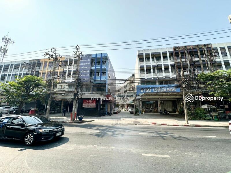 ขาย - 7/20 ตึกแถวอาคารพาณิชย์ 4 ชั้น ติดถนนพหลโยธิน, กรุงเทพ