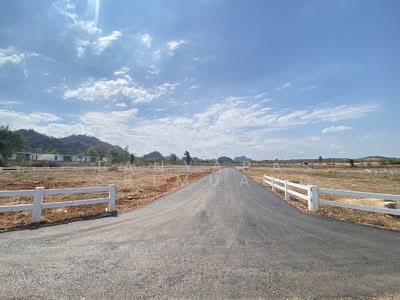 ขาย - ขายที่ดินเขาใหญ่ปากช่อง ภูเขาโอบล้อม ทำเลดี พร้อมสวนแก้วมังกร ใกล้เซเว่นเพียง4กม. คุณโอ๋098-097-8715, นครราชสีมา