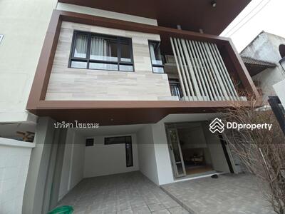 ขาย - ขายทาวน์เฮ้าส์ 2 ชั้น เอกมัย 22 ใกล้โรงเรียนไทยคริสเตียน เนื้อที่ 30 ตรว. 3 ห้องนอน 3 ห้องน้ำ, กรุงเทพ