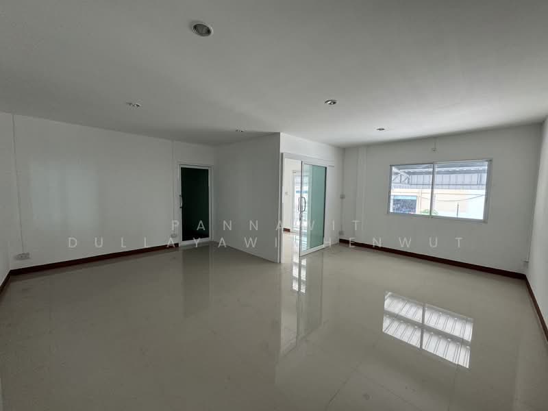โกดังให้เช่า โรงงานให้เช่า 812 ตร.ม. บางเสาธง, บางเสาธง, สมุทรปราการ (หมายเลขประกาศ: JKP36), สมุทรปราการ, บางเสาธง, สมุทรปราการ, 812 ตร.ม., โกดัง-โรงงาน ให้เช่า, โดย Pannawit Dullayawichenwut, 11511995 - DDproperty.com
