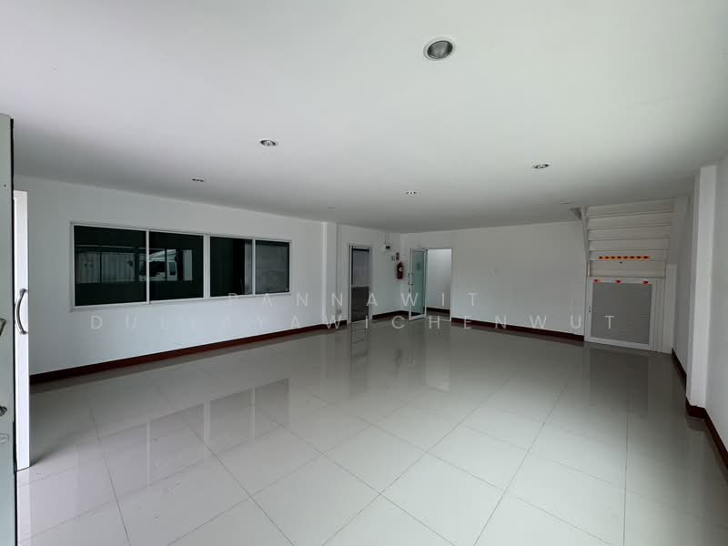 โกดังให้เช่า โรงงานให้เช่า 940 ตร.ม. บางเสาธง, บางเสาธง, สมุทรปราการ (หมายเลขประกาศ: JKP37), สมุทรปราการ, บางเสาธง, สมุทรปราการ, 940 ตร.ม., โกดัง-โรงงาน ให้เช่า, โดย Pannawit Dullayawichenwut, 11511997 - DDproperty.com