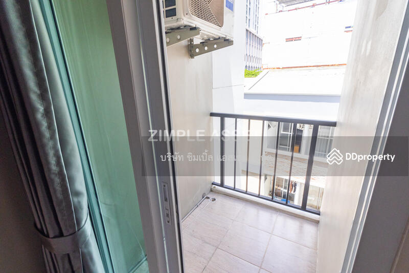 Superior Room Double Bed 1,100 baht/night