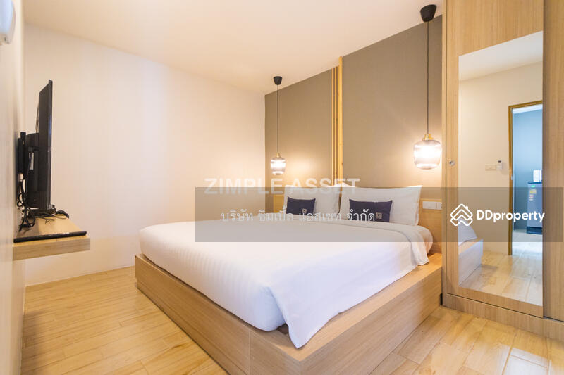 Deluxe Room type A 1,300 baht/night
