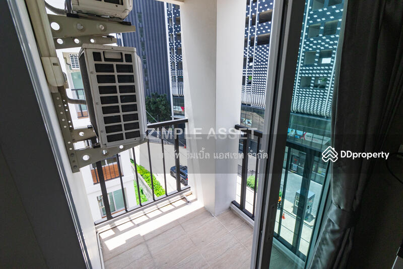 Deluxe Room type A 1,300 baht/night