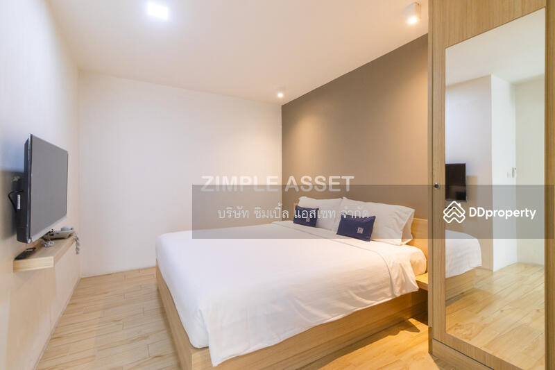 Deluxe Room type B 1,300 baht/night