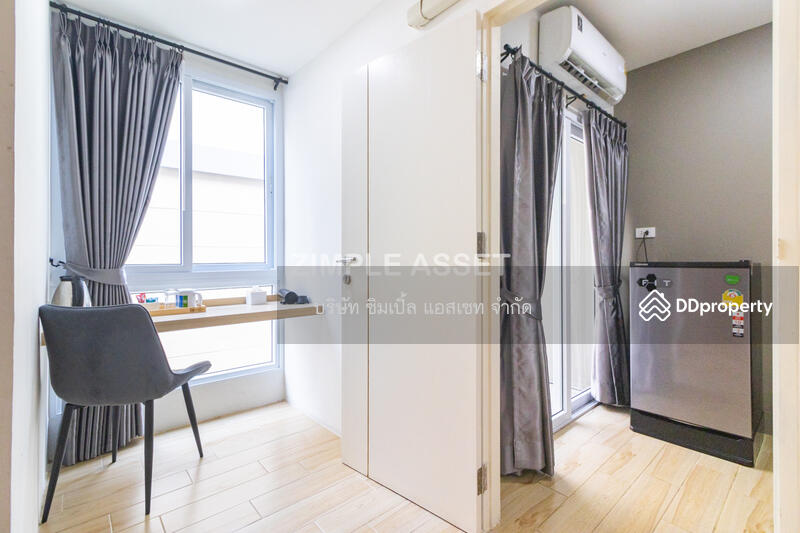 Deluxe Room type B 1,300 baht/night