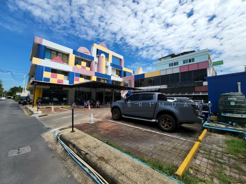 ขายที่ดินติดถนนลาดพร้าว-วังหิน พร้อมอาคาร 3ชั้น พื้นที่ใช้สอย 2,000 ตรม., Bangkok, Lat Phrao, Lat Phrao, Bangkok, , 4,548 sqm, Land For Sale, by Tanyaras Srimuang, 11517564 - DDproperty.com