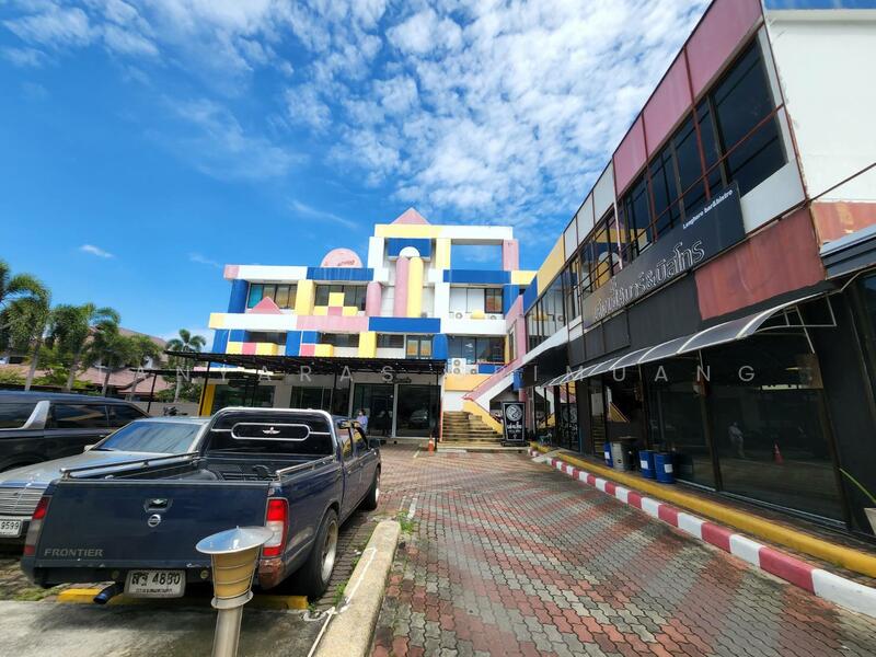 ขายที่ดินติดถนนลาดพร้าว-วังหิน พร้อมอาคาร 3ชั้น พื้นที่ใช้สอย 2,000 ตรม., กรุงเทพ, ลาดพร้าว, ลาดพร้าว, กรุงเทพ, 4,548 ตร.ม., ที่ดิน ขาย, โดย Tanyaras Srimuang, 11517564 - DDproperty.com