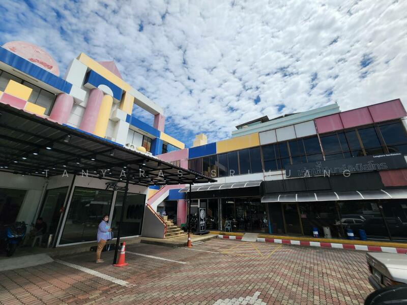 ขายที่ดินติดถนนลาดพร้าว-วังหิน พร้อมอาคาร 3ชั้น พื้นที่ใช้สอย 2,000 ตรม., กรุงเทพ, ลาดพร้าว, ลาดพร้าว, กรุงเทพ, 4,548 ตร.ม., ที่ดิน ขาย, โดย Tanyaras Srimuang, 11517564 - DDproperty.com