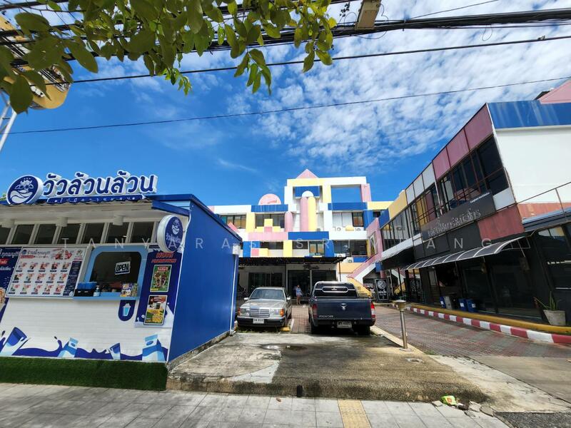 ขายที่ดินติดถนนลาดพร้าว-วังหิน พร้อมอาคาร 3ชั้น พื้นที่ใช้สอย 2,000 ตรม., Bangkok, Lat Phrao, Lat Phrao, Bangkok, , 4,548 sqm, Land For Sale, by Tanyaras Srimuang, 11517564 - DDproperty.com