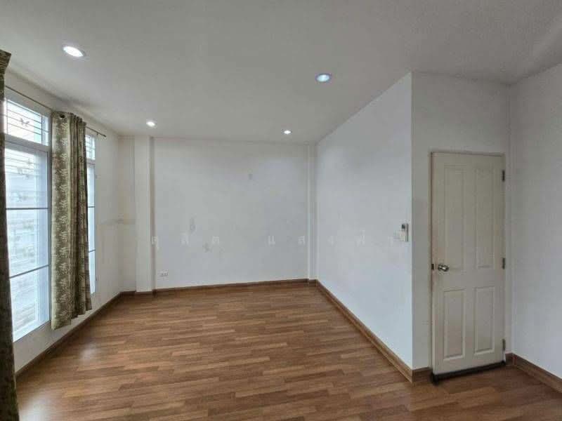 ให้เช่าทาวน์โฮม ม.เดอะเซ็นทรัลไลฟ์ สวนเสือ ศรีราชา, Chon Buri (Pattaya), Surasak, Si Racha, Chon Buri (Pattaya), 2 Bedrooms, 60 sqm, Townhouse For Rent, by Dusit Saengfa, 11518406 - DDproperty.com