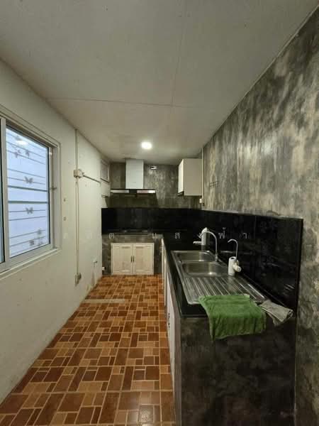 ให้เช่าทาวน์โฮม ม.เดอะเซ็นทรัลไลฟ์ สวนเสือ ศรีราชา, Chon Buri (Pattaya), Surasak, Si Racha, Chon Buri (Pattaya), 2 Bedrooms, 60 sqm, Townhouse For Rent, by Dusit Saengfa, 11518406 - DDproperty.com