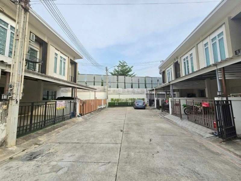 ให้เช่าทาวน์โฮม ม.เดอะเซ็นทรัลไลฟ์ สวนเสือ ศรีราชา, Chon Buri (Pattaya), Surasak, Si Racha, Chon Buri (Pattaya), 2 Bedrooms, 60 sqm, Townhouse For Rent, by Dusit Saengfa, 11518406 - DDproperty.com