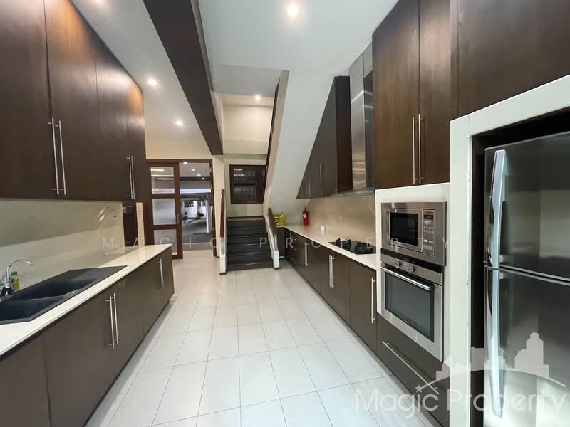 Townhouse for Rent in Lotus Point Elegant, Bangkok, Khlong Tan Nua, Watthana, Bangkok, 4 Bedrooms, 450 sqm, Townhouse For Rent, by Magic Property, 11519248 - DDproperty.com