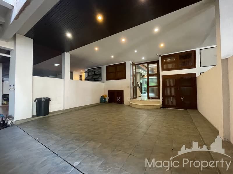 Townhouse for Rent in Lotus Point Elegant, Bangkok, Khlong Tan Nua, Watthana, Bangkok, 4 Bedrooms, 450 sqm, Townhouse For Rent, by Magic Property, 11519248 - DDproperty.com