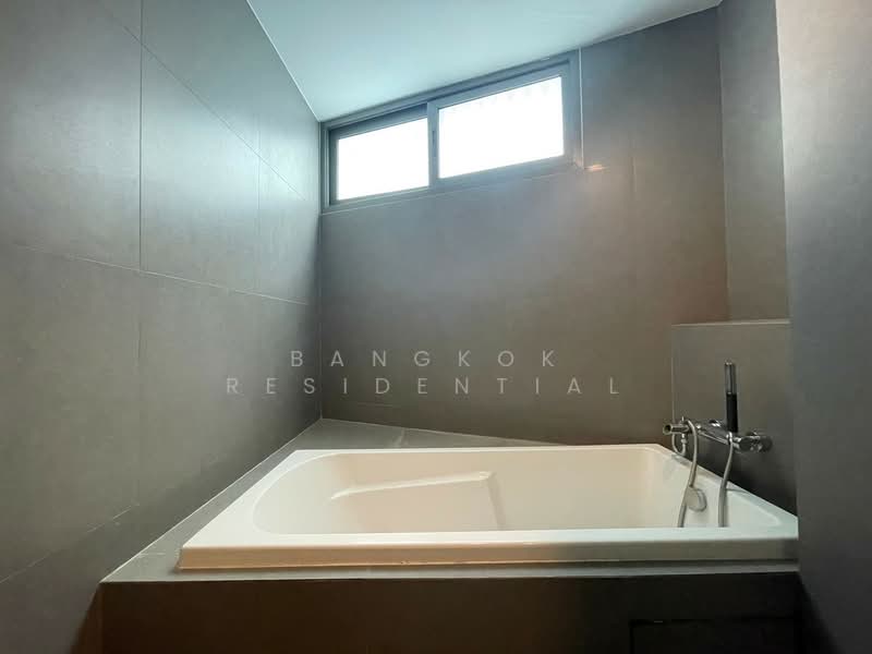 Trapezo Sukhumvit 16 : ทราเพโซ สุขุมวิท 16, กรุงเทพ, ซอยสุขุมวิท 16, คลองเตย, คลองเตย, กรุงเทพ, 84 ตร.ม., คอนโด ให้เช่า, โดย Bangkok Residential, 11519725 - DDproperty.com