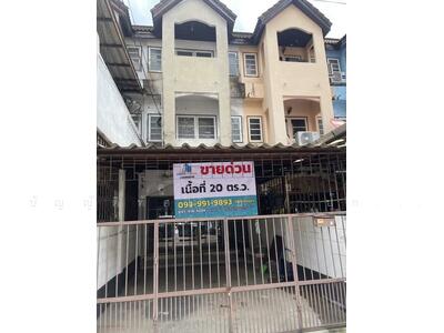 ขาย - ขายทาวน์เฮาส์ 3 ชั้น ทำเลบางกรวย ขายตามสภาพ เหมาะสำหรับทำธุรกิจปล่อยเช่า, นนทบุรี