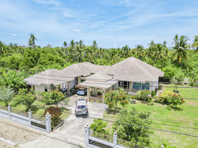 ขาย - บ้านเดี่ยว ในสนามกอล์ฟ เดอะ รอยัล เจมส์ กอล์ฟแอนด์ สปอร์ตคลับ พุทธมณฑล, นครปฐม