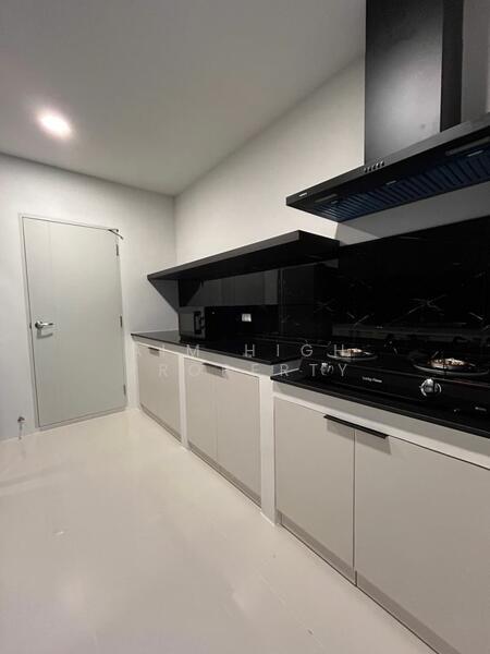 Centro Bangna, Samut Prakan, 111 Soi 3, Bang Kaeo, Bang Plee, Samut Prakan, 3 Bedrooms, 303 sqm, Single Detached House For Rent, by Aim High Property, 11521662 - DDproperty.com