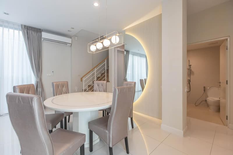 Baan Klang Muang Classe Ekkamai-Ramintra, Bangkok, Sukhonthasawat Road, Lat Phrao, Bangkok, 4 Bedrooms, 241 sqm, Single Detached House For Rent, by ปรินทร์ญาดา ชิณโชติ, 11521963 - DDproperty.com