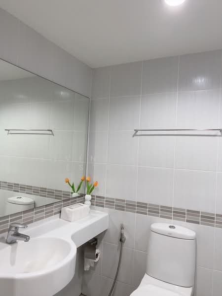 Lumpini Place Srinakarin-Huamak Station, Bangkok, Srinakarin Road, Suan Luang, Bangkok, 1 Bedroom, 33 sqm, Condo For Rent, by Living Real Estates, 11522309 - DDproperty.com