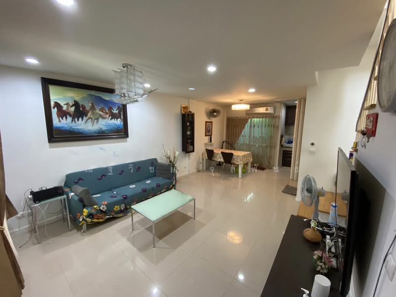 Townplus On Nut, Bangkok, On Nut - Ladkrabang Road, Lat Krabang, Lat Krabang, Bangkok, 3 Bedrooms, 157 sqm, Townhouse For Sale, by ณัฐวิชย์ จุลพันธ์, 11522455 - DDproperty.com