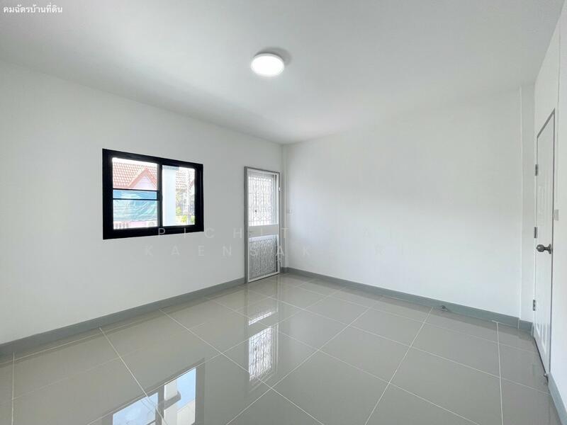 ทาว์นเฮ้าส์ 2 ชั้น เทพกุญชร 37 ต.คลองหนึ่ง อ.คลองหลวง ปทุมธานี, ปทุมธานี, คลองหนึ่ง, คลองหลวง, ปทุมธานี, 72 ตร.ม., ทาวน์เฮ้าส์ ขาย, โดย Pichitchai Kaensaksiri, 11523409 - DDproperty.com