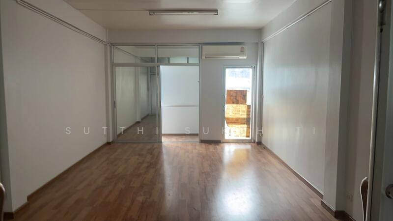 For Rent - Commercial Building at AyaraFruit Market, Pathum Thani
