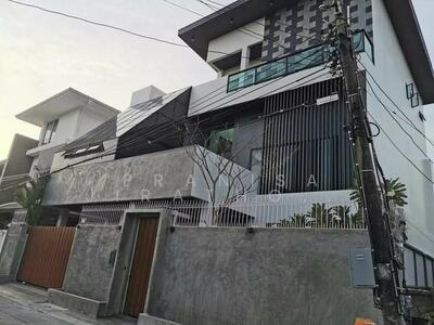 ขาย - บ้านเดี่ยว ซอยรัชดานิเวศน์ 16, กรุงเทพ