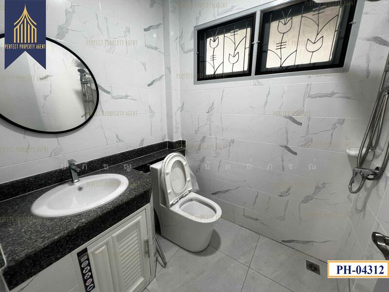 Vararom Prachauthit 98, Bangkok, Soi Pracha Uthit 98, Pracha Uthit Road, Thung Khru, Thung Khru, Bangkok, 4 Bedrooms, 150 sqm, Single Detached House For Sale, by ปภัชญา ธนัตถ์ภรณ์, 11525970 - DDproperty.com