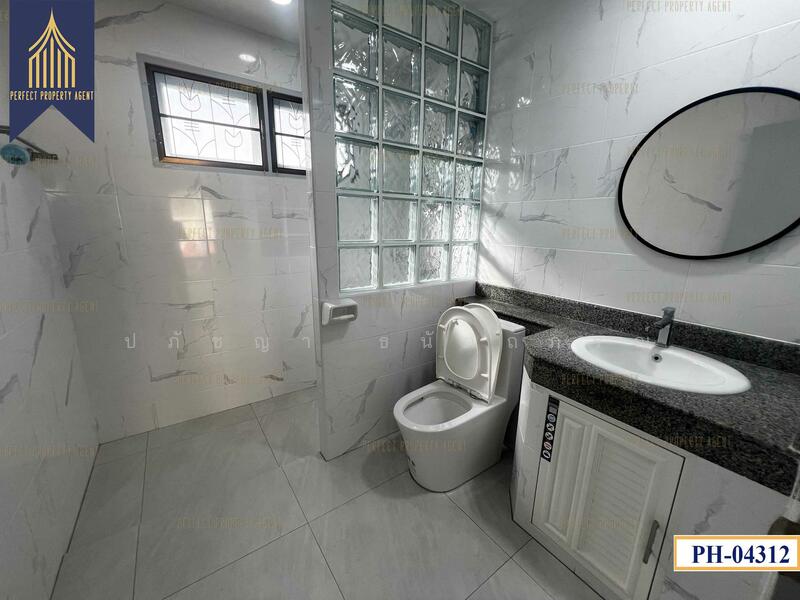 Vararom Prachauthit 98, Bangkok, Soi Pracha Uthit 98, Pracha Uthit Road, Thung Khru, Thung Khru, Bangkok, 4 Bedrooms, 150 sqm, Single Detached House For Sale, by ปภัชญา ธนัตถ์ภรณ์, 11525970 - DDproperty.com