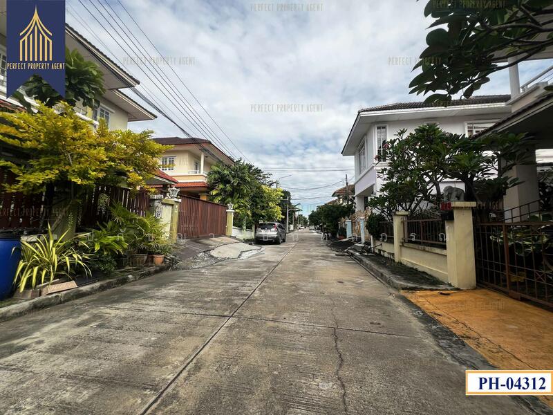 Vararom Prachauthit 98, Bangkok, Soi Pracha Uthit 98, Pracha Uthit Road, Thung Khru, Thung Khru, Bangkok, 4 Bedrooms, 150 sqm, Single Detached House For Sale, by ปภัชญา ธนัตถ์ภรณ์, 11525970 - DDproperty.com