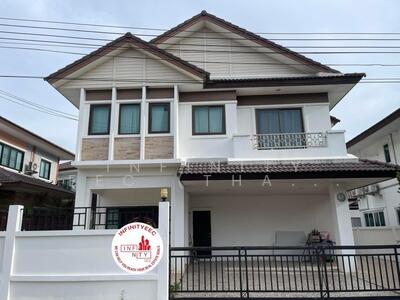 ขาย - ขายบ้านเดี่ยว ใกล้โรงเรียนและชุมชน บ้านสวย พร้อมเฟอร์นิเจอร์ หมู่บ้านโกลเด้นปาร์ค ศรีราชา (Office, ชลบุรี