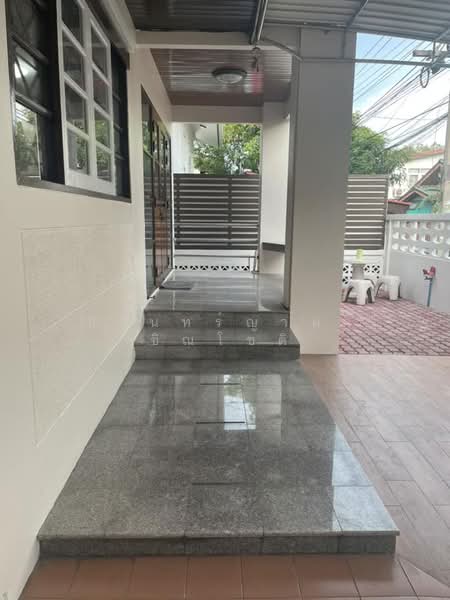 ให้เช่าบ้านเดี่ยว 2 ชั้น ซอยลาดพร้าว, กรุงเทพ, วังทองหลาง, วังทองหลาง, กรุงเทพ, 260 ตร.ม., บ้านเดี่ยว ให้เช่า, โดย ปรินทร์ญาดา ชิณโชติ, 11530034 - DDproperty.com