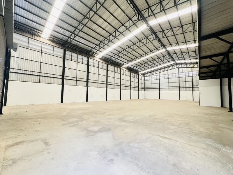 ให้เช่าโกดัง รามอินทรา บางเขน กรุงเทพ 1300 ตรม #ใกล้รถไฟฟ้าสายสีชมพู, กรุงเทพ, ท่าแร้ง, บางเขน, กรุงเทพ, 1,300 ตร.ม., โกดัง-โรงงาน ให้เช่า, โดย Jakarin Houpramong, 11532007 - DDproperty.com