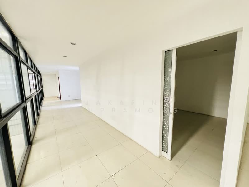 ให้เช่าโกดัง รามอินทรา บางเขน กรุงเทพ 1300 ตรม #ใกล้รถไฟฟ้าสายสีชมพู, กรุงเทพ, ท่าแร้ง, บางเขน, กรุงเทพ, 1,300 ตร.ม., โกดัง-โรงงาน ให้เช่า, โดย Jakarin Houpramong, 11532007 - DDproperty.com