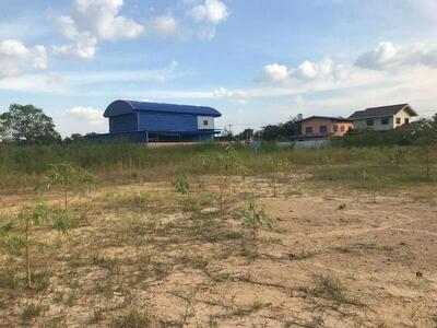 ขาย - ขายที่ดินกระทุ่มเเบน ใกล้โรงเรียนสารสาสน์ วิเทศพัชรมณฑล เนื้อที่ 2-3-0 ไร่ หรือ 1,100 ตร.ว, สมุทรสาคร