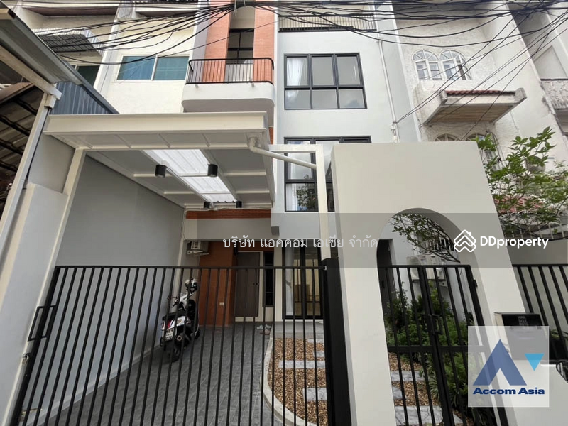 For Sale - House in Bangkok, Bangkok
