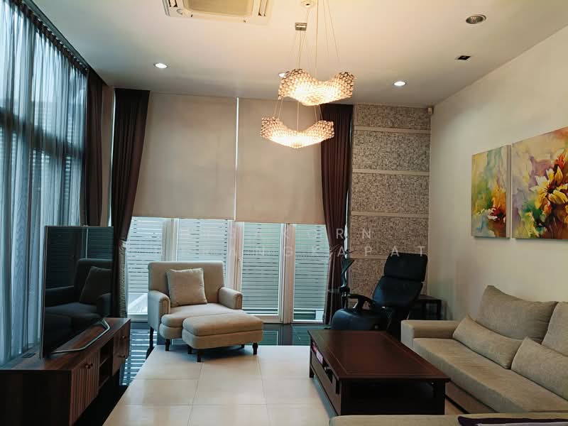 ขายบ้านมัยลาภ อาคารใหญ่ 2 หลังบนเนื้อที่ 669 ตร.ว. พื้นที่ใช้สอย 2,256 ตร.ม. ซอยมัยลาภ รามอินทรา14, กรุงเทพ, 5 รามอินทรา14 แยก20, ท่าแร้ง, บางเขน, กรุงเทพ, 2,256 ตร.ม., บ้านเดี่ยว ขาย, โดย Nisakorn Chirangkapat, 11533476 - DDproperty.com