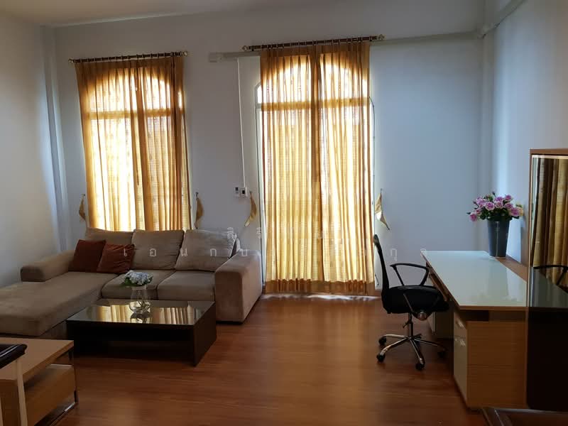 Baan Klangmuang Grand De Paris Ratchada, Bangkok, Pradit Manutham Road, Wang Thonglang, Wang Thonglang, Bangkok, 3 Bedrooms, 200 sqm, Townhouse For Rent, by Sirichai Anekbanluekul, 11539159 - DDproperty.com